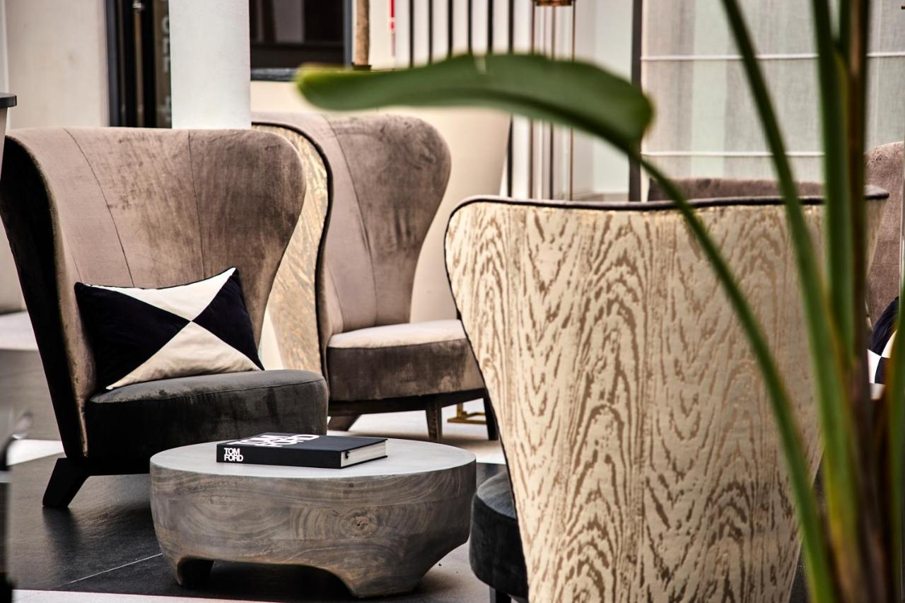 H15 Boutique Hotel, Warsaw, A Member Of Design Hotels Екстериор снимка The interior of the hotel