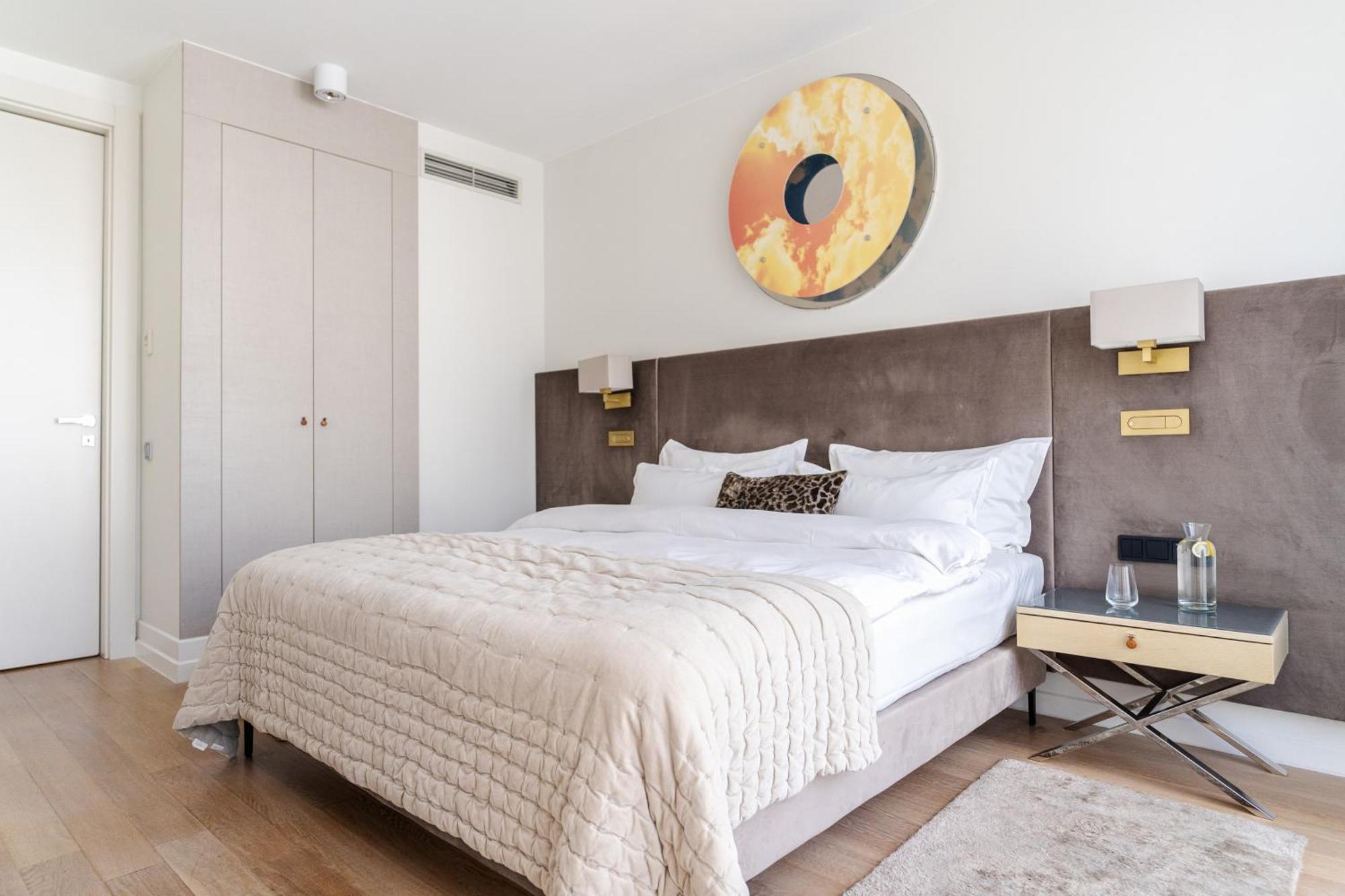 H15 Boutique Hotel, Warsaw, A Member Of Design Hotels Екстериор снимка A bedroom at The Standard East Village