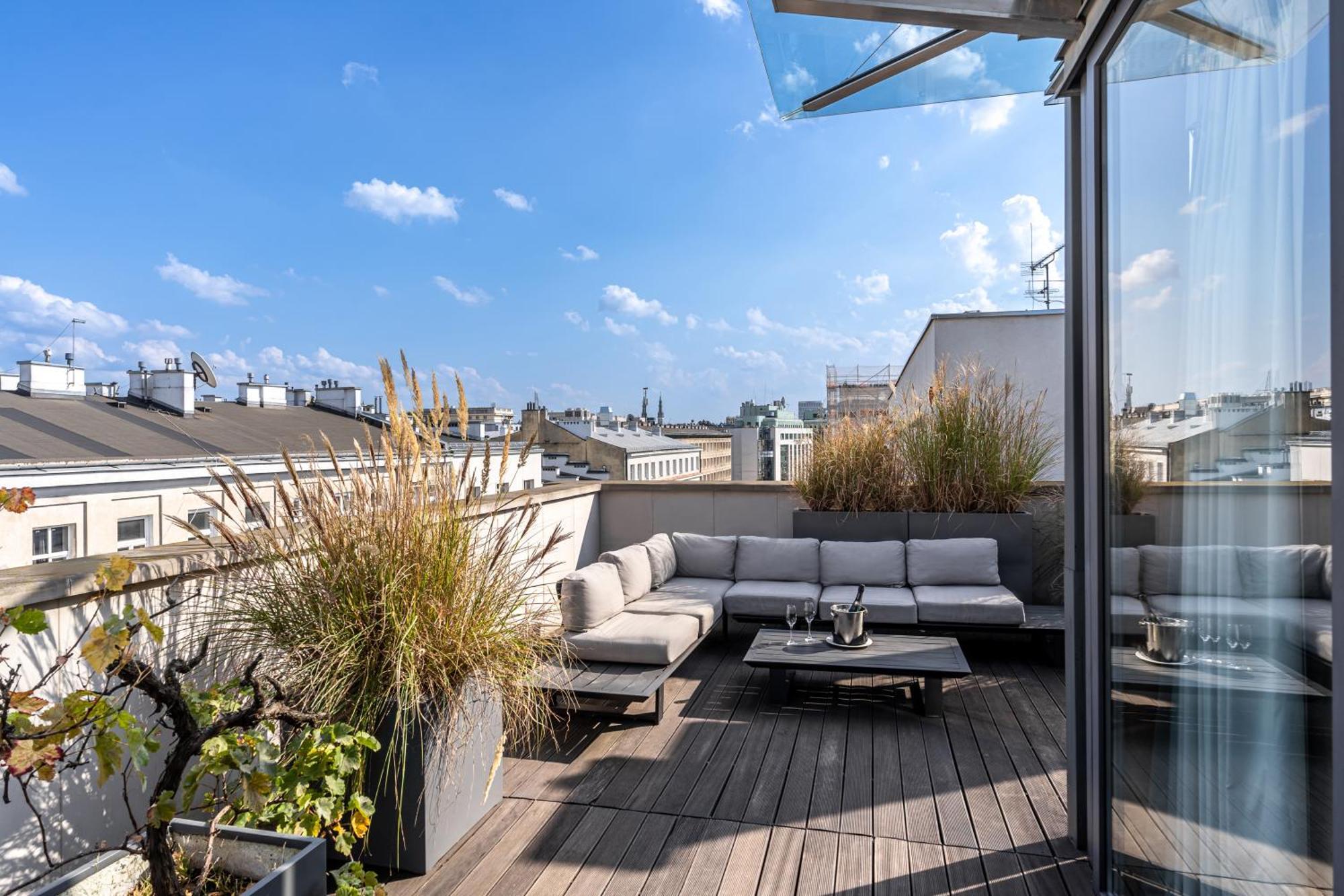 H15 Boutique Hotel, Warsaw, A Member Of Design Hotels Екстериор снимка Roof terrace