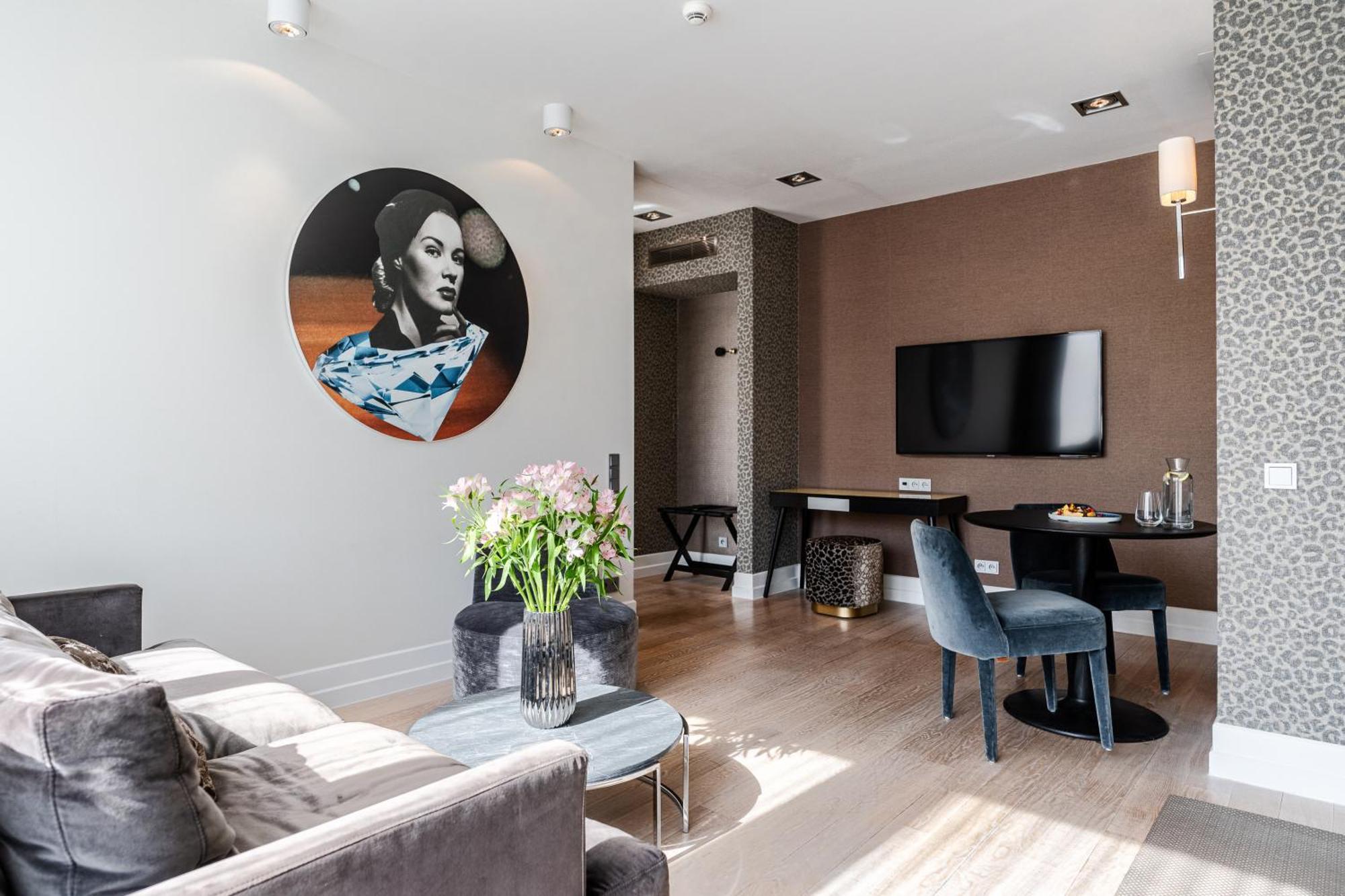 H15 Boutique Hotel, Warsaw, A Member Of Design Hotels Стая снимка Interior of a modern apartment