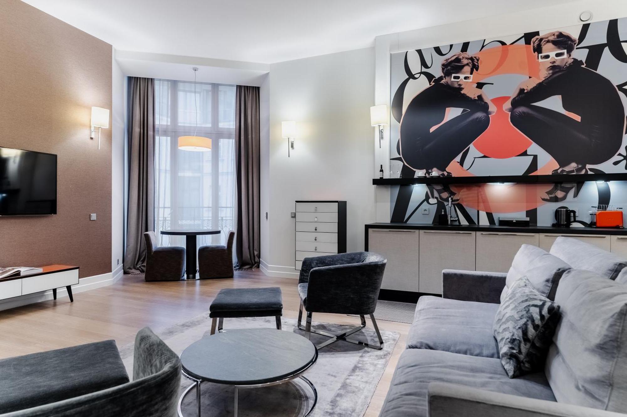 H15 Boutique Hotel, Warsaw, A Member Of Design Hotels Екстериор снимка A suite at the hotel