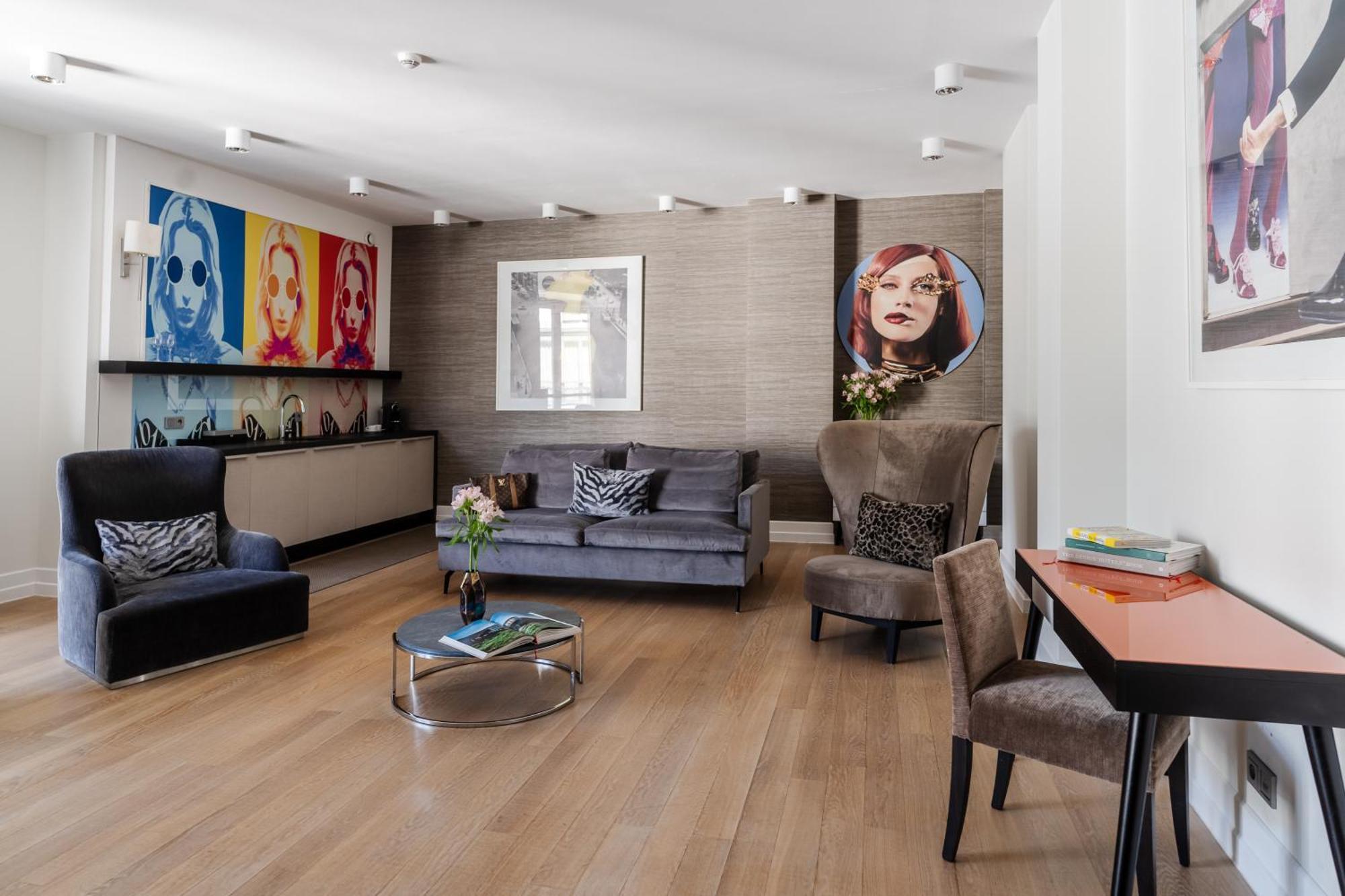 H15 Boutique Hotel, Warsaw, A Member Of Design Hotels Екстериор снимка Interior of a serviced apartment in London